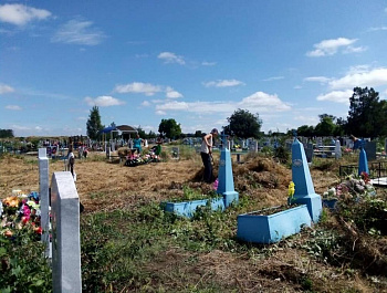 Наведение санитарного порядка на сельских кладбищах