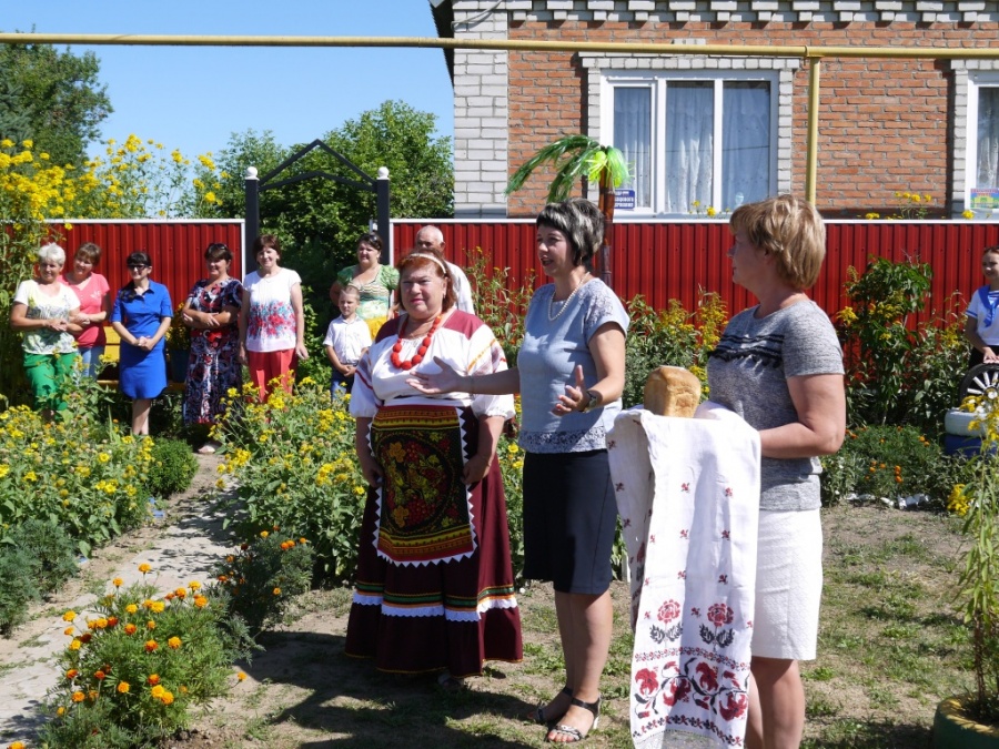 Праздник желтых цветов