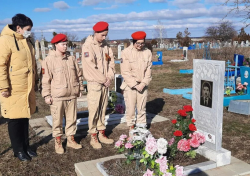 Возложили цветы к могилам умерших участников Афганских событий