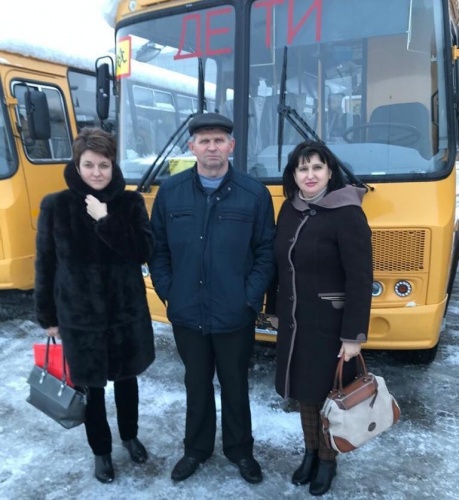 МБОУ СОШ 16 передан школьный автобус, приобретенный за счет средств федерального бюджета