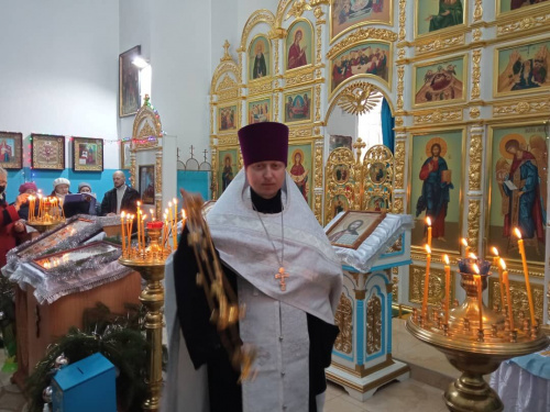 Сочельник. Богослужение в храме Казанской иконы Божией Матери. 