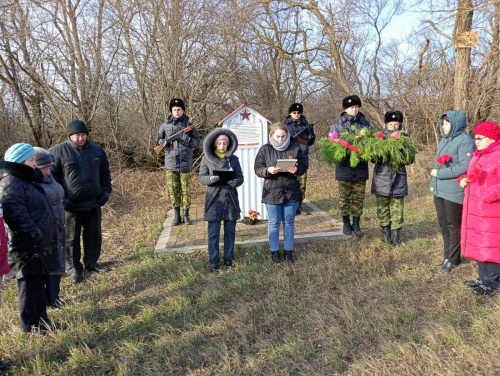 Митинг у обелиска и памятного знака