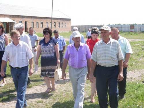 В Новопавловке работает актив поселения, состоящий из депутатов поселения, руководителей коллективных и фермерских хозяйств, ТОСов, Совета ветеранов, представителей молодежных движений. 