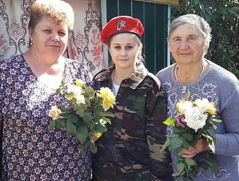 Молодежь Новопавловского сельского поселения приняла участие в фотомарафоне "От чистого сердца", приуроченного ко Дню пожилого человека.
